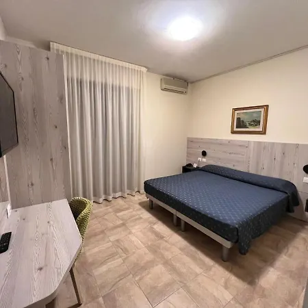 Отель Colonna Альбиньясего
